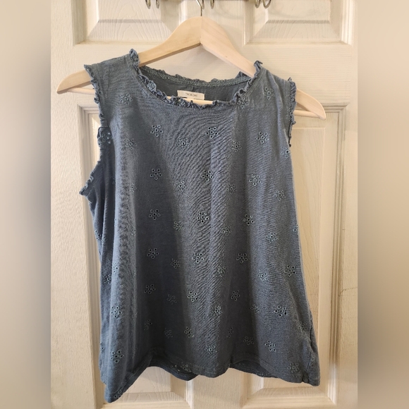 Top - Picture 4 of 5